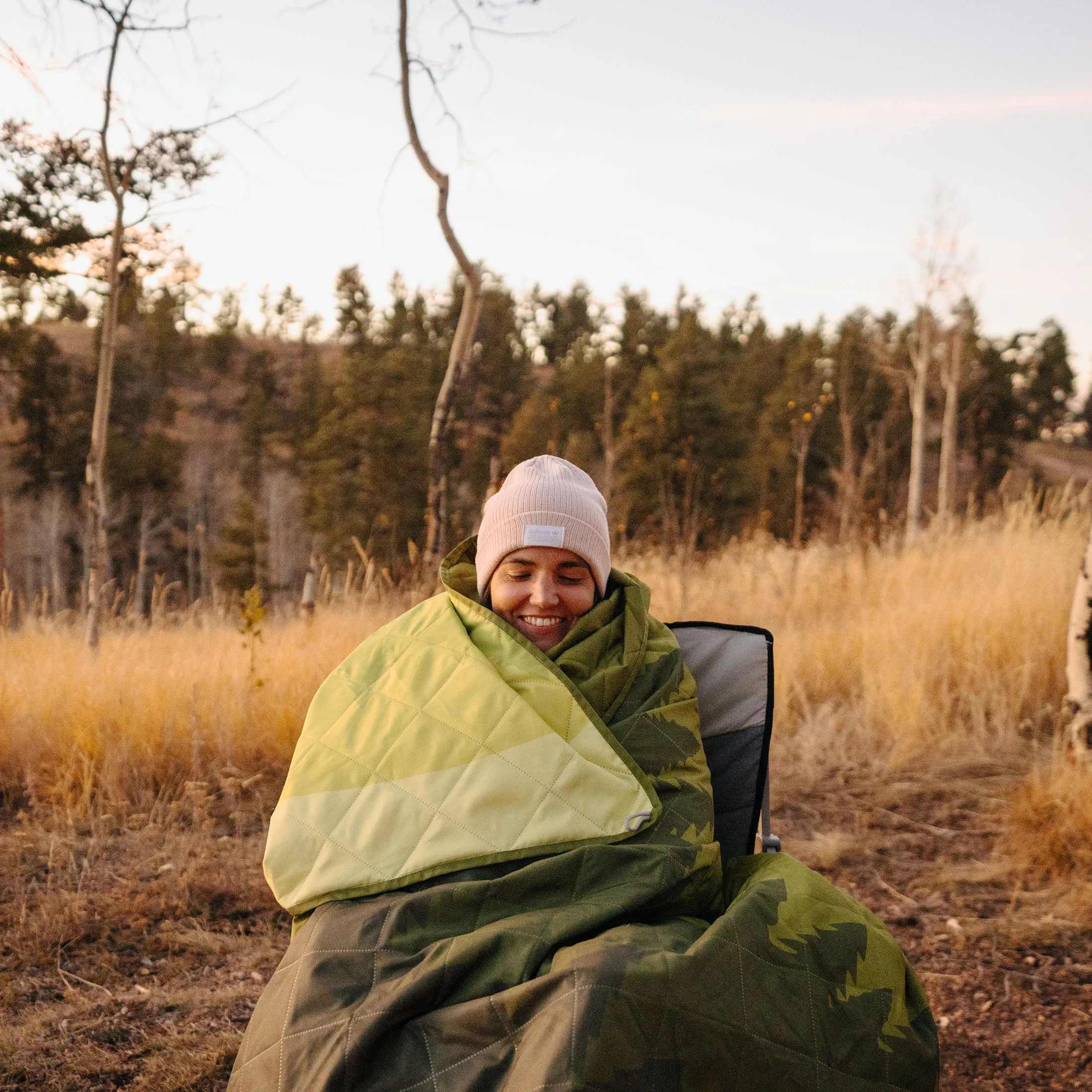 Staydown Anchortech Outdoor Travel Weighted Ground Blanket