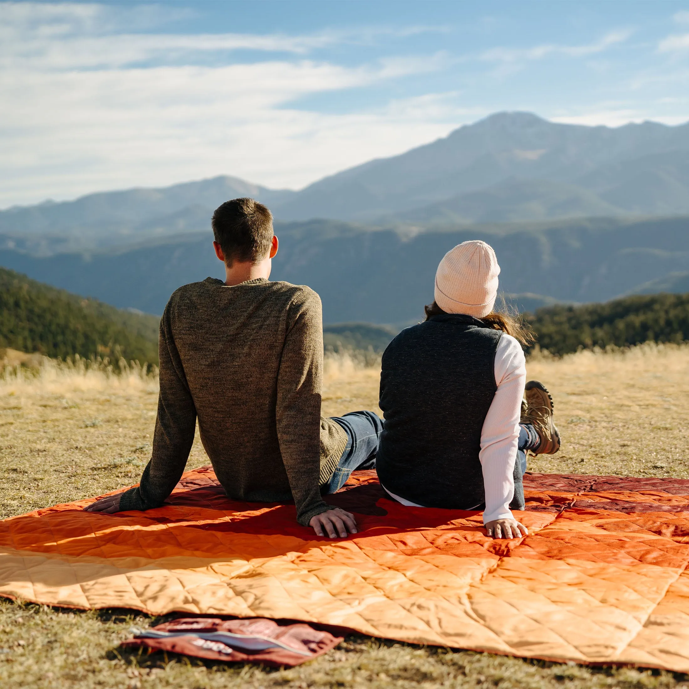 Staydown Anchortech Outdoor Travel Weighted Ground Blanket