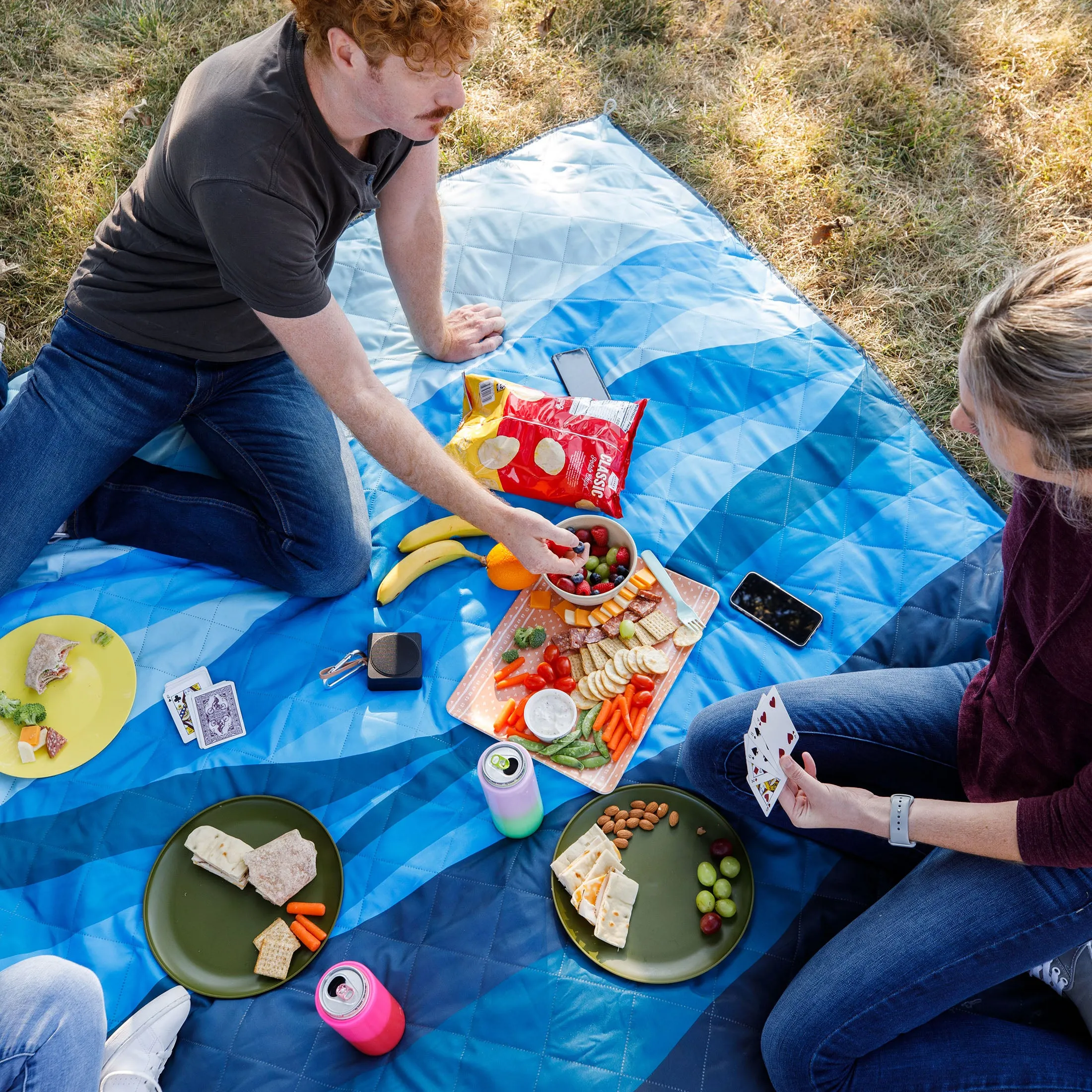 Staydown Anchortech Outdoor Travel Weighted Ground Blanket