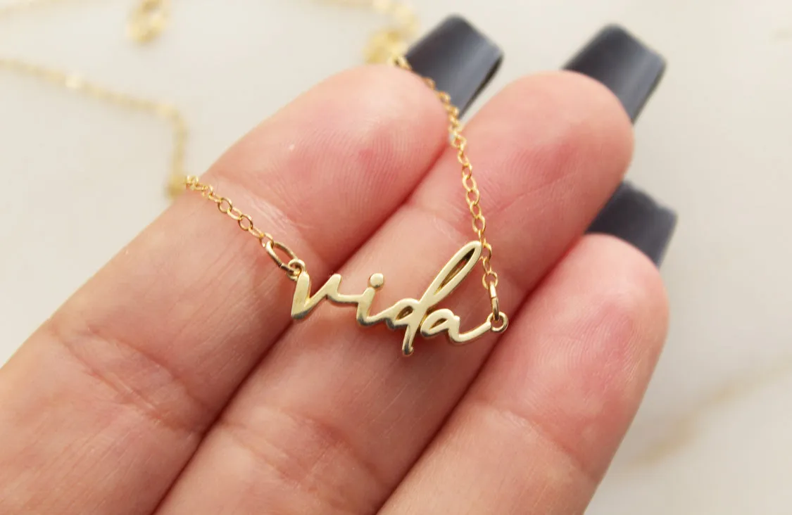 Vida Necklace