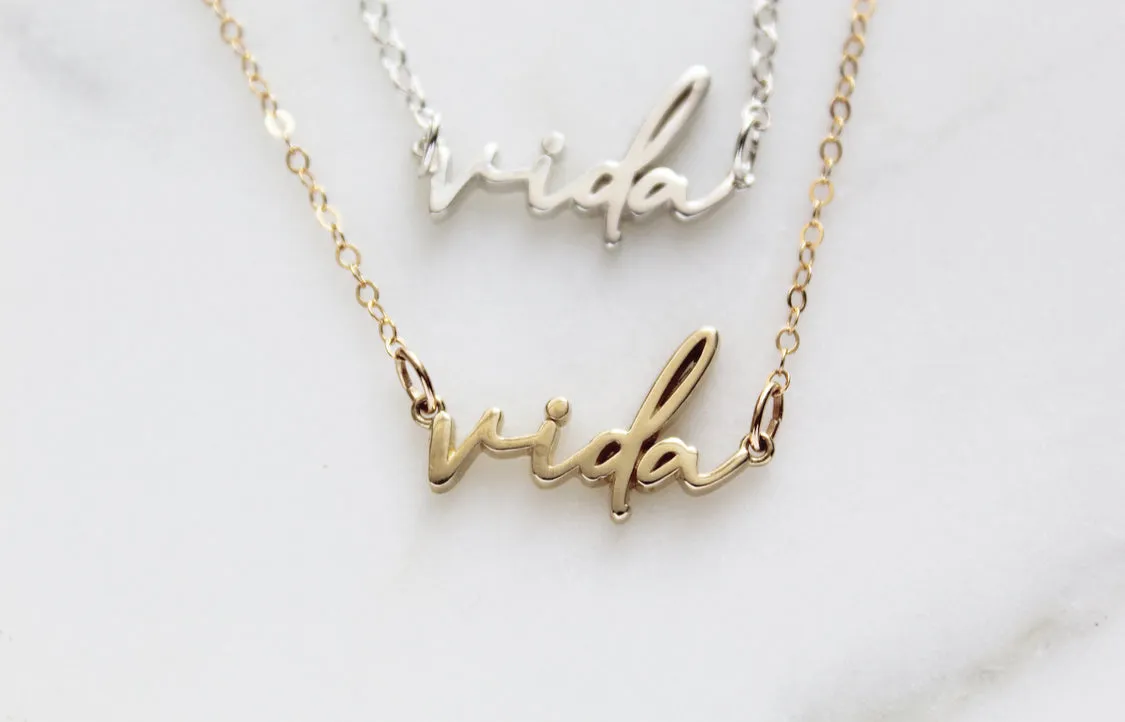 Vida Necklace